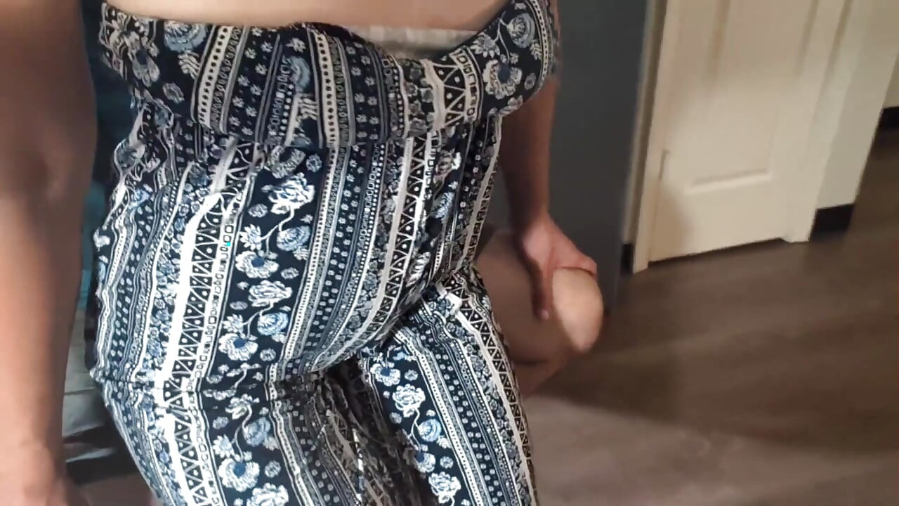Lap Dance Makes Him Cum in Shorts