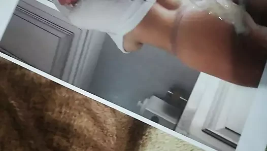 Tiffany elmas üzerinde boşalmak