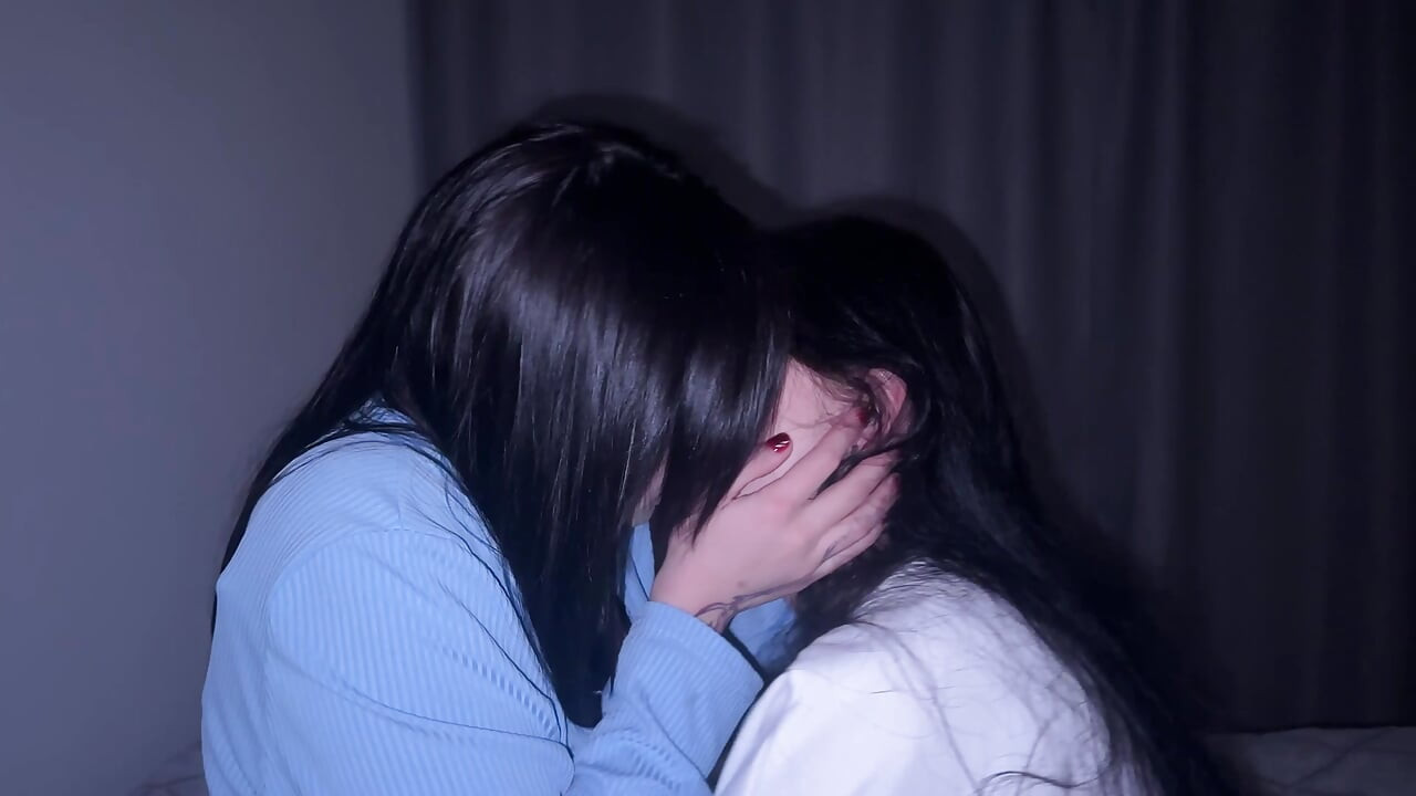 Ayrıldıktan sonra en sert lezbiyen seks