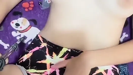 Betapa nikmatnya aku menyentuhmu! Aku suka saat aku sange, kamu mau lihat lagi, sayang?