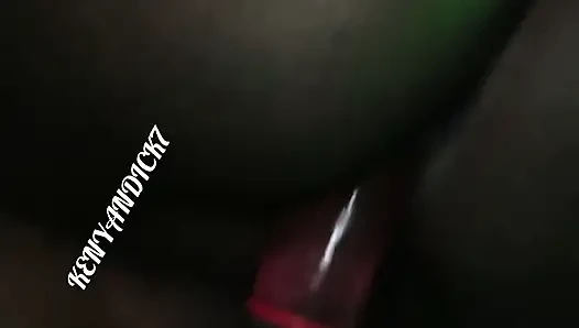 Поздней ночью скачет на хуе моего бойфренда после посещения его на ужин