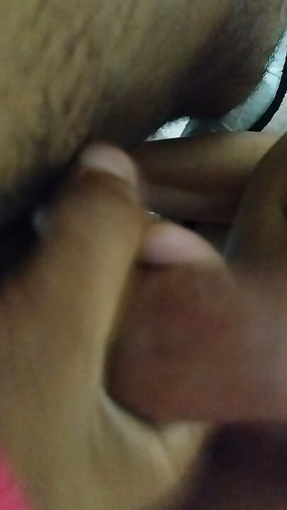 Sexy dame Ki Garmi Masti Masala Choday op zijn hondjes positie