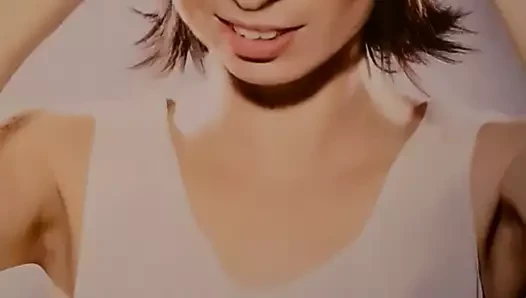 Kate Micucci boşalıyor