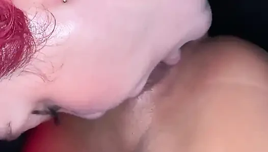 Соси киску твоя сводная сестра