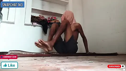 Pakisthani Newly Married Wife indoor bed Cozy viral Video Hindi