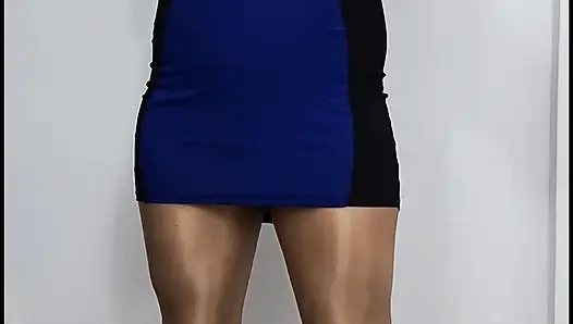 Mavi elbiseli bağlı