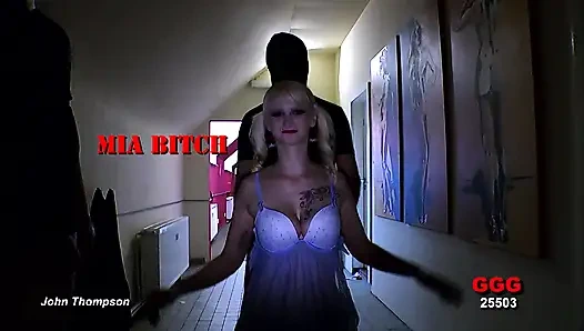 Blonde Gangbang-schlampe Mit Zöpfen Schluckt Ladungen