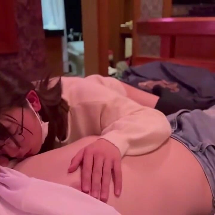 Eu tenho mais do que eu esperava de uma mulher trans incrivelmente fofa na minha primeira vez