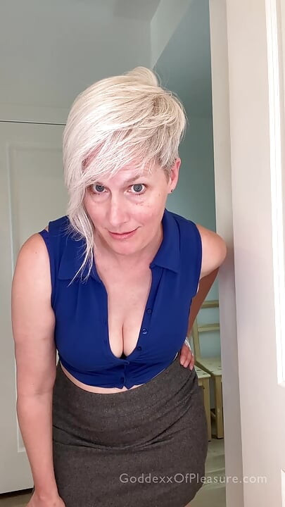 StepMommy Helps Clean My Room - JOI