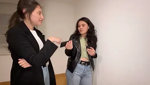 Meine Nachbarin bringt mir bei, wie man eine heiße Lesbe ist