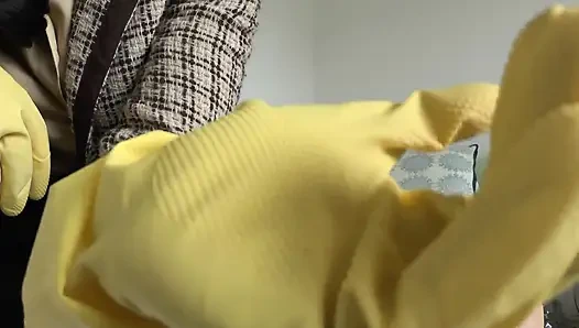 At Easter, the Sperm Will Be Pumped Out! Even with Milking Gloves if Necessary! Lady Victoria Valente