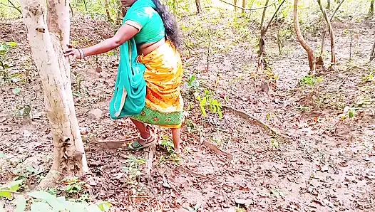 Outdoor Jungle Sex. Desi Bhabi Fucking Husbend's Small Stepbrother Big Dick in Forest. Telugu Dirty Talks.