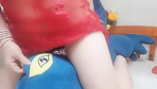 Pantat dan memek aduhai cewek imut ini lagi asik ngentot dinosour