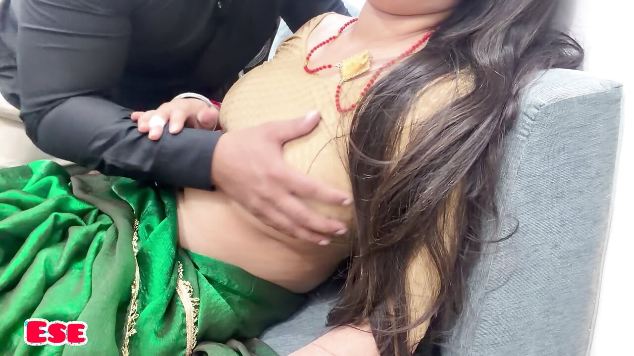 Garden Mein ek Stranger Ne Muje Aaakr Pick Kiya and chudai kari Ghar lejaakar