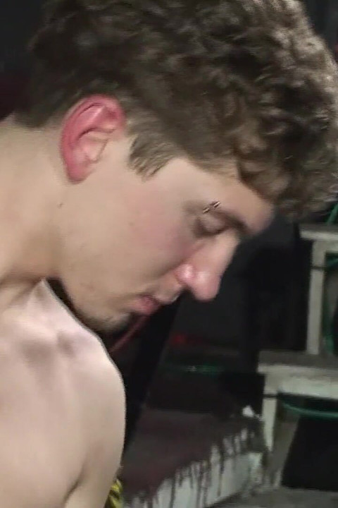 Show Fucking in a Swinger Club