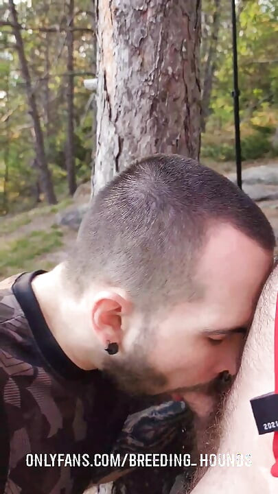 Horny straight bro blowing and kissing while on a mountain hike.