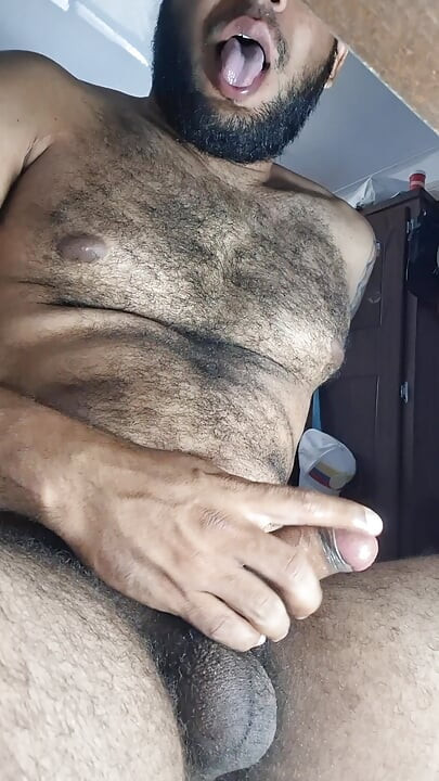 Hairy Giant Man Big Cumshow