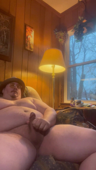 Chub Bear Fatty Daddy Bubba Burly Chub Flexing in the Kitchen & Fapping on the Couch. | Clip 1