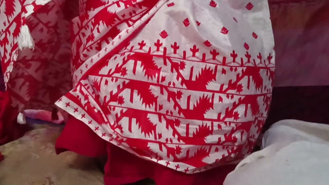 Viral sexy video with young stepmother from Bangladesh