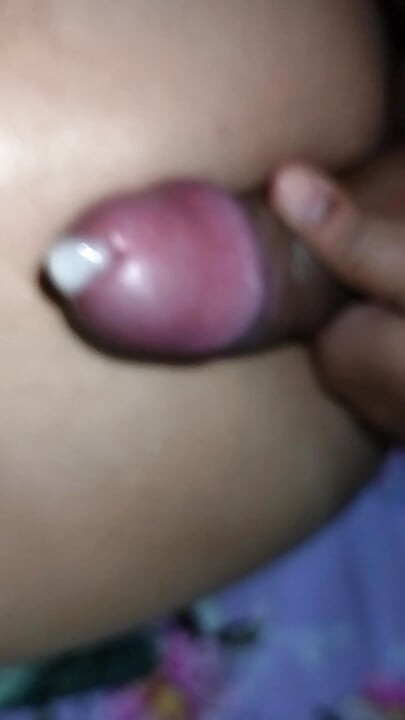 Menelepon kakak ipar yang seksi di kamar di malam hari dan menyetubuhinya dari belakang.