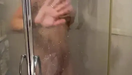 Tüm deliklere sikilmeden önce duş