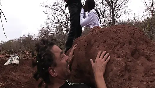 Kumda Gömülü Güzellik: Vahşi Açık Hava Fetiş Seks