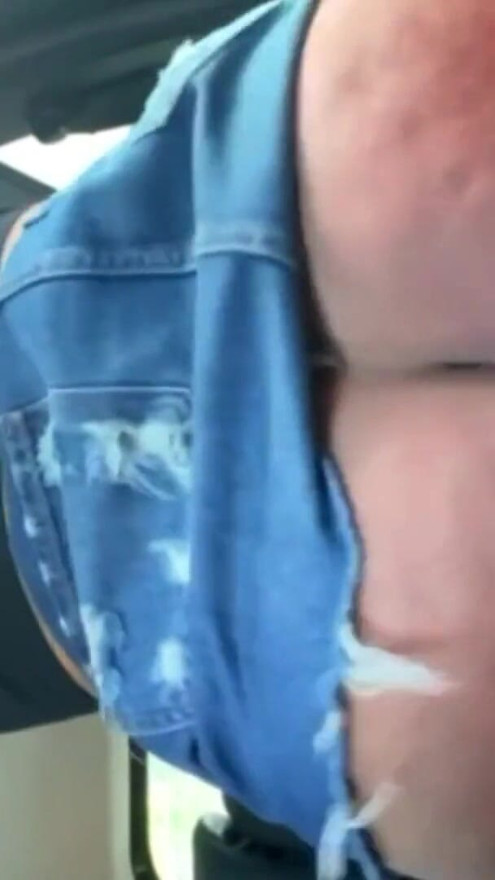 Brunette MILF bestilte den unge mannens kuk på turen | klipp 1