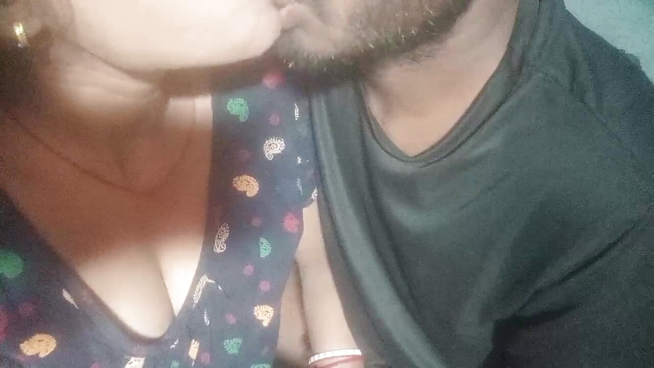 The wife sucked and sucked the big tits.