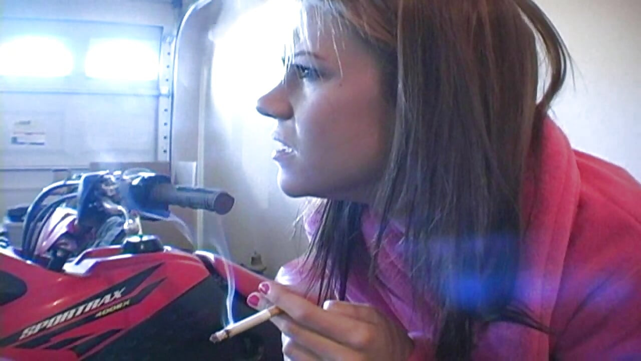 Addison Rose Fumando Con Addison Rose