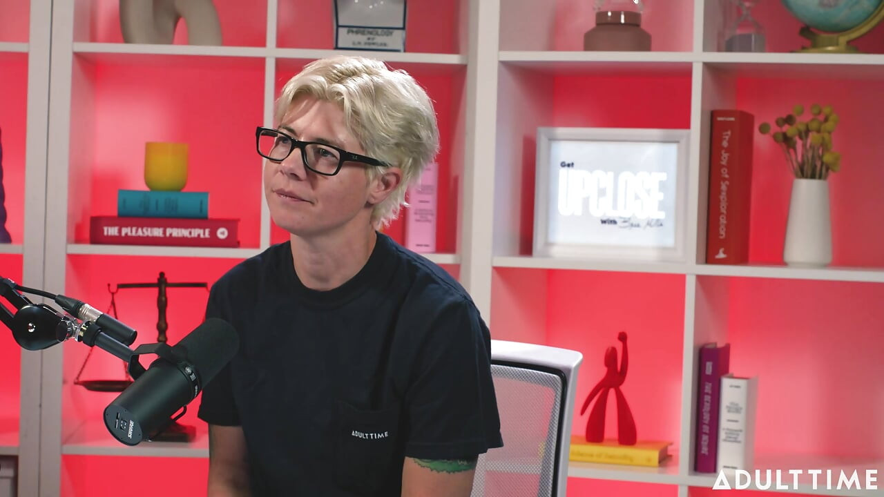 Ottavia Red: Crescere christian e amare del porno gay - il podcast del tempo per adulti
