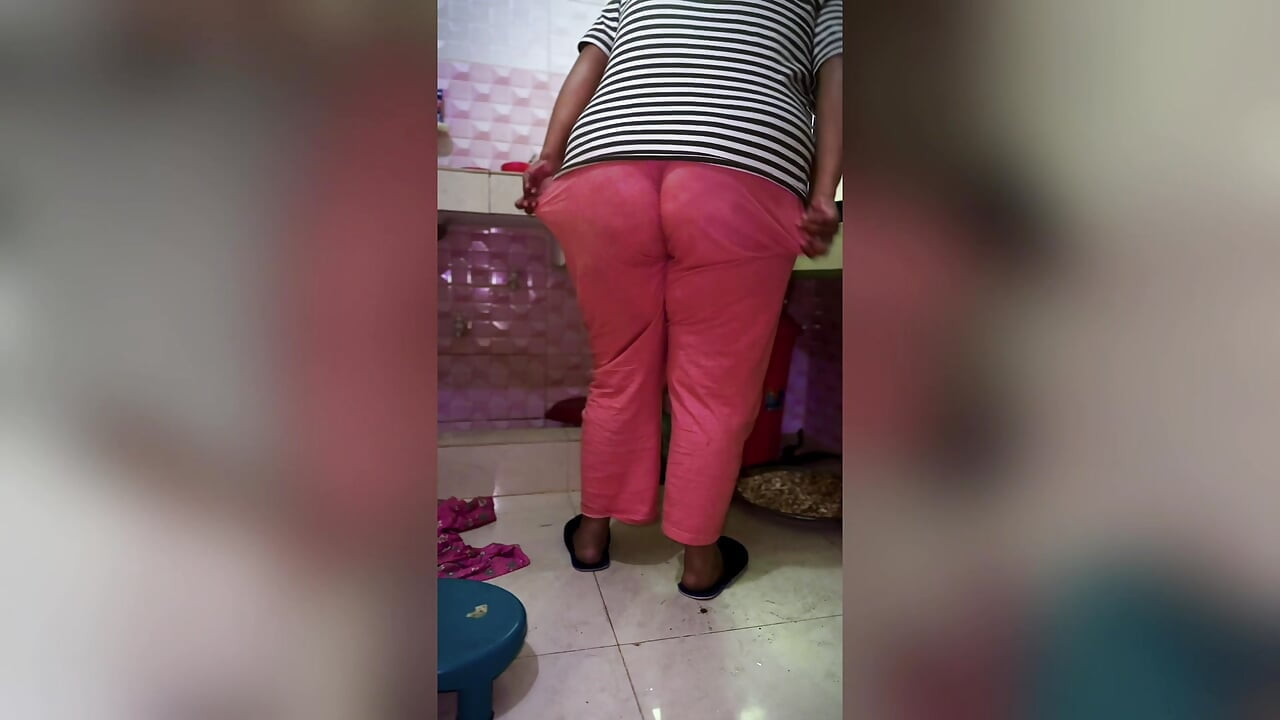 A sexy Egyptian stepmother with a big ass seduces her into having sex in the kitchen while she prepares lunch, and suddenly I her.