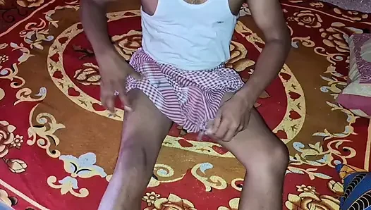Hintli utangaç ve güzel kız arkadaş sikiliyor