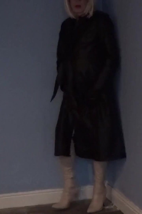 Leather'de Oynuyor