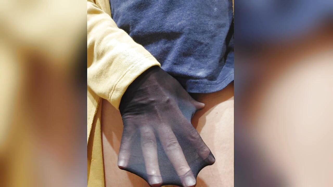 Papi masturbación con leche en calcetines