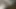 Грязная маленькая уличная девушка принимает шлепанье на улице
