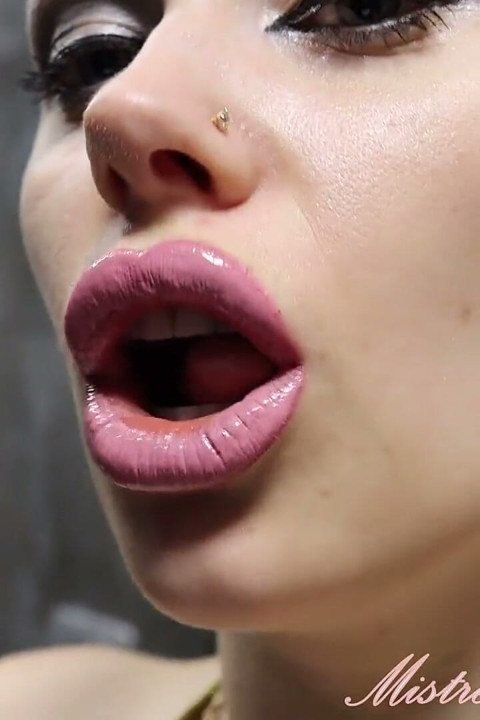 Edge game een maand lang! Dag 8! Mijn grote lippen aanbidden!