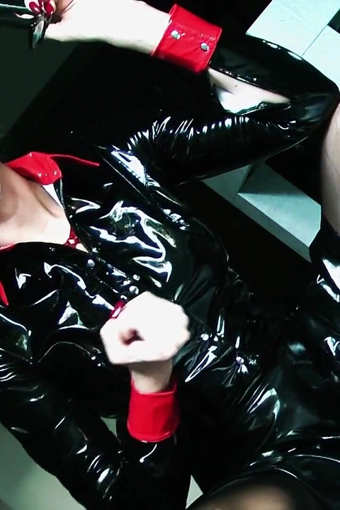 Novembre Fără spermă (Indoctrinare cu nailon)