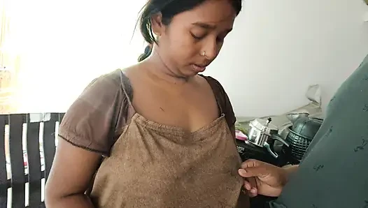 Dhire dhire davar aapne bhabhi ke boobs kiss kiya aaur bhabhi khush ho gai.