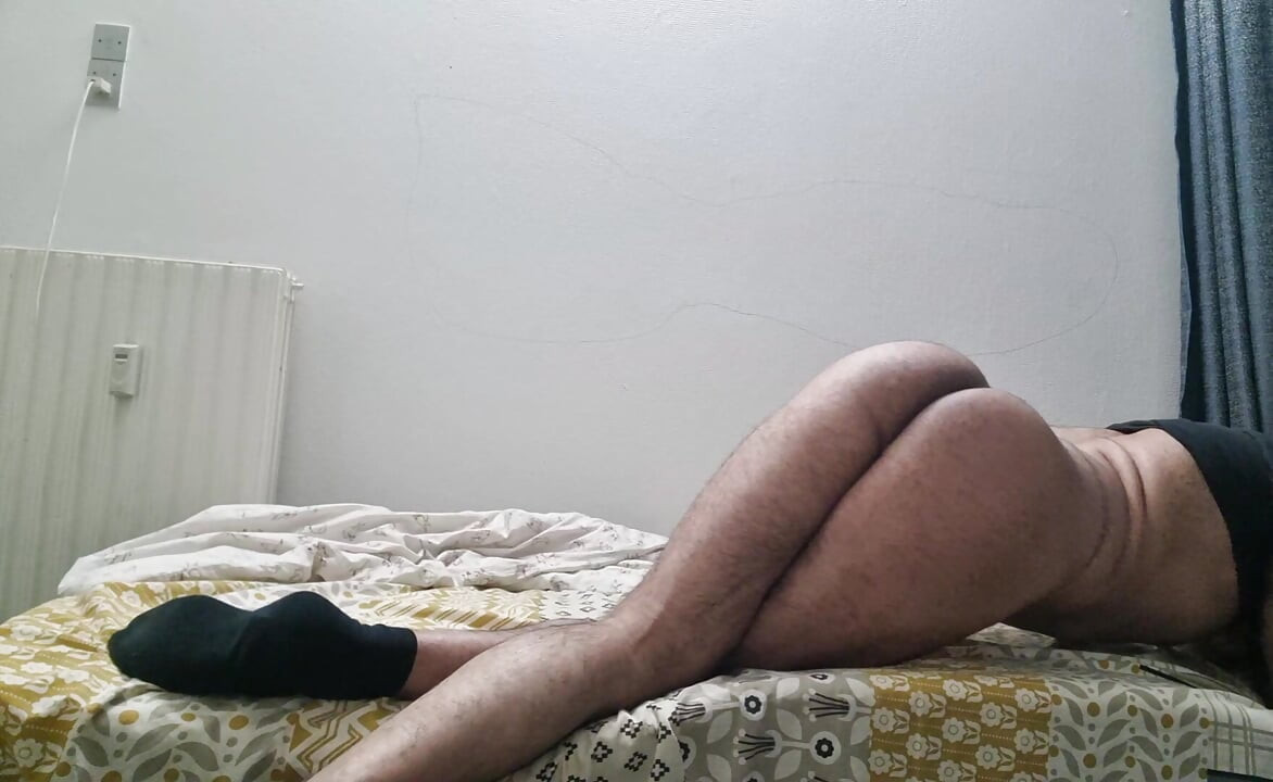 Кто хочет присоединиться ко мне сзади, просто съесть мой вкусный торт, прежде чем получите мою задницу