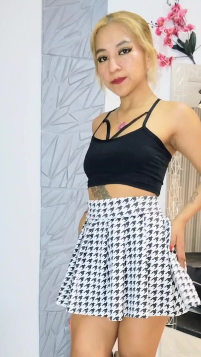 Pogodi što ne nosim ispod,