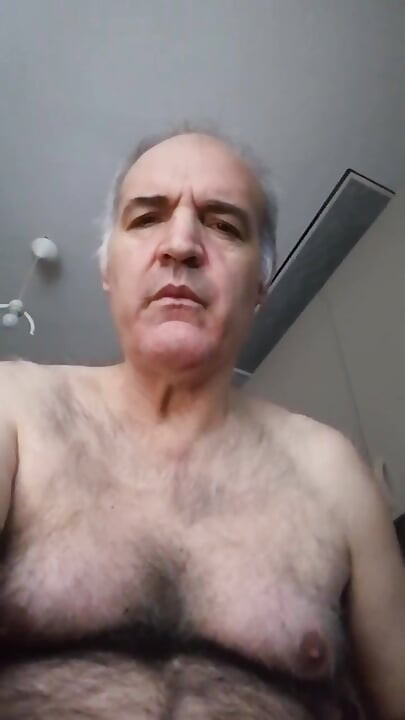 我射精并为我的加拿大朋友展示我的屁股!