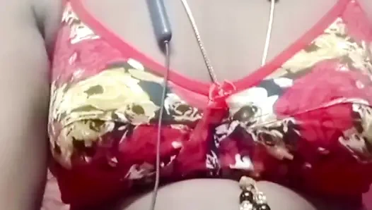 Video vibrator renu si istri hot india lagi asik muasin memeknya pakai vibrator sambil bugil! Renuraj