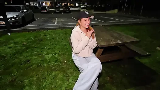 Bir Yabancı Ile Minnettarlıkla Anal Seks Sert Seks