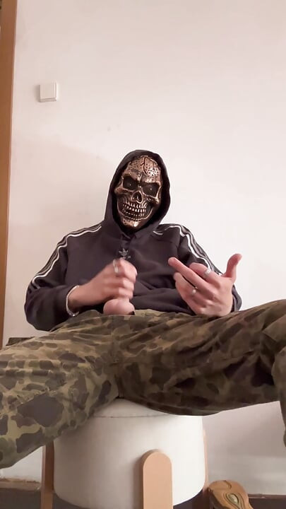 Hodeskalle-maskert Sneakerfucker