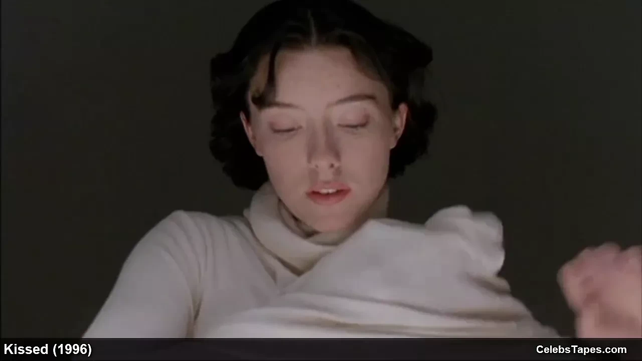 莫莉帕克正面裸体和性行为