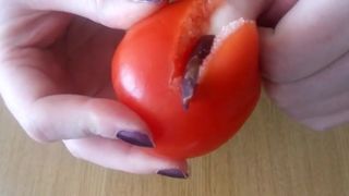 slicing tomato with nails