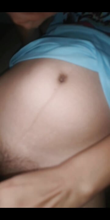 Tinikman ko muna ang kung anong lasa ng belat ni babe at nagustuhan ko ang lasa