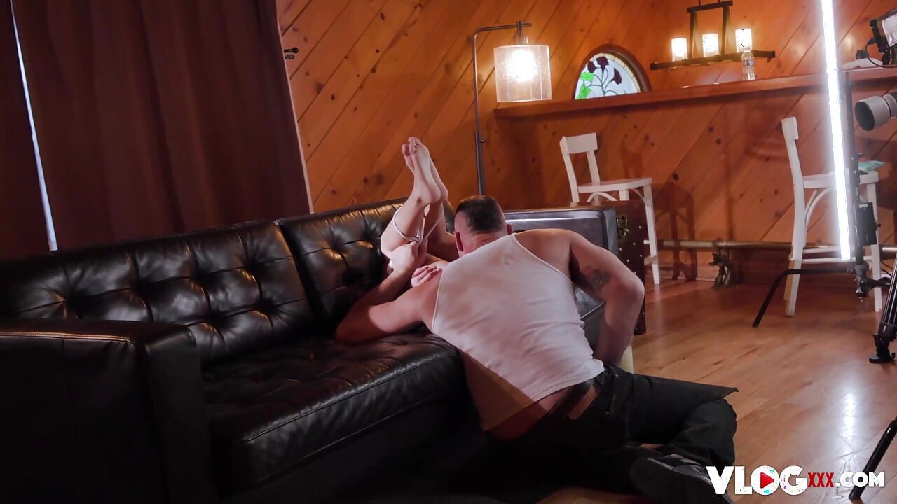 La traviesa Amber Summer es recompensada con una polla enorme