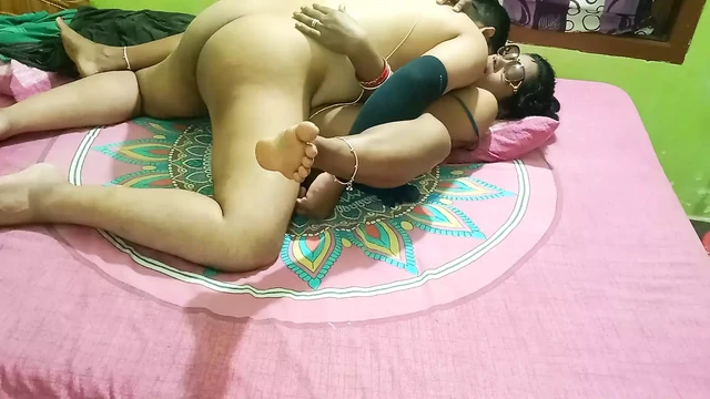 Indian Pandit Hot Fucking With Neighbor Wife in Sexy Lingerie get Creampied
