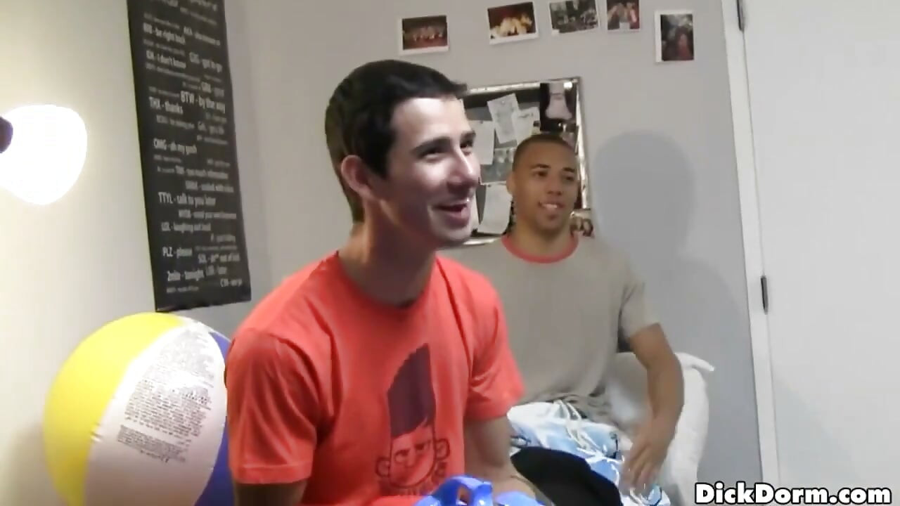 Reality Dudes - Pool Boys Have Anal Threeway for Some Spending Cash